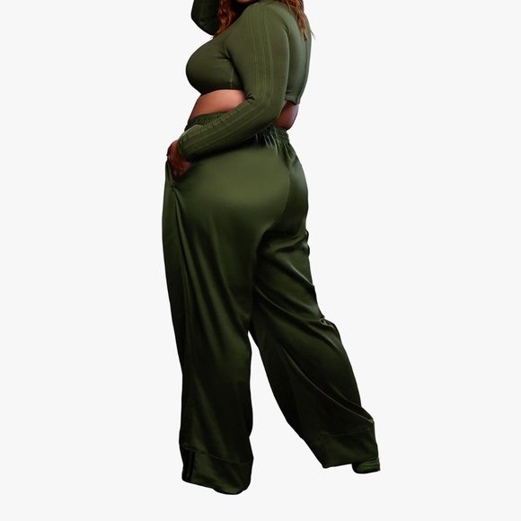 adidas Ivy Park Halls of Ivy Wild Pine Long Sleeve Crop Top (Plus Size) HG2429 - Picture 2 of 3